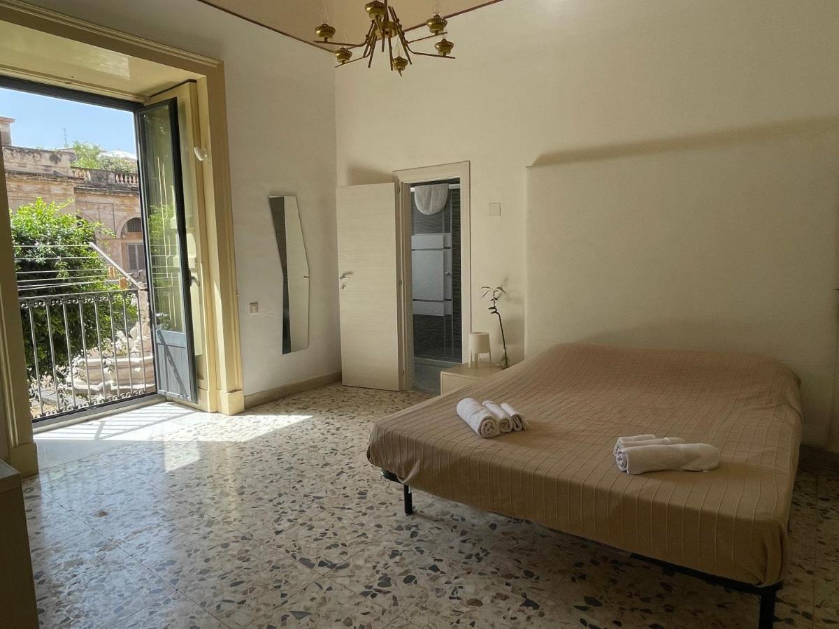 Bed And Books Isabella Bed & Breakfast Catania Ngoại thất bức ảnh
