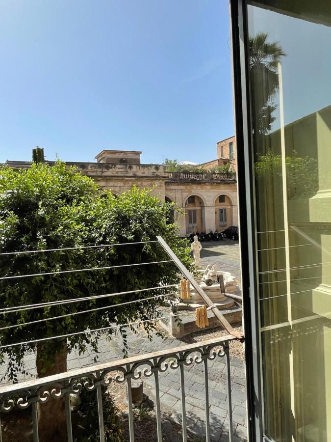 Bed And Books Isabella Bed & Breakfast Catania Ngoại thất bức ảnh