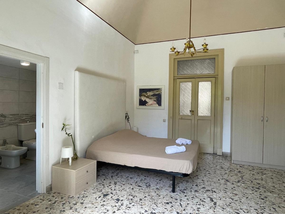 Bed And Books Isabella Bed & Breakfast Catania Ngoại thất bức ảnh