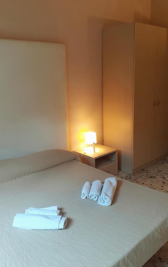 Bed And Books Isabella Bed & Breakfast Catania Ngoại thất bức ảnh