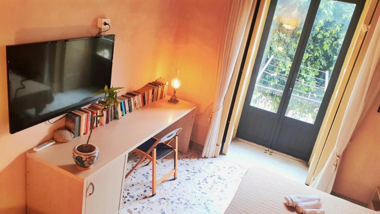 Bed And Books Isabella Bed & Breakfast Catania Ngoại thất bức ảnh