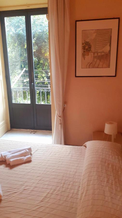 Bed And Books Isabella Bed & Breakfast Catania Ngoại thất bức ảnh