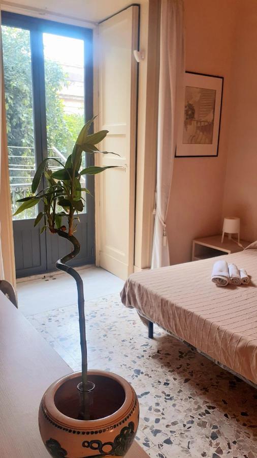 Bed And Books Isabella Bed & Breakfast Catania Ngoại thất bức ảnh