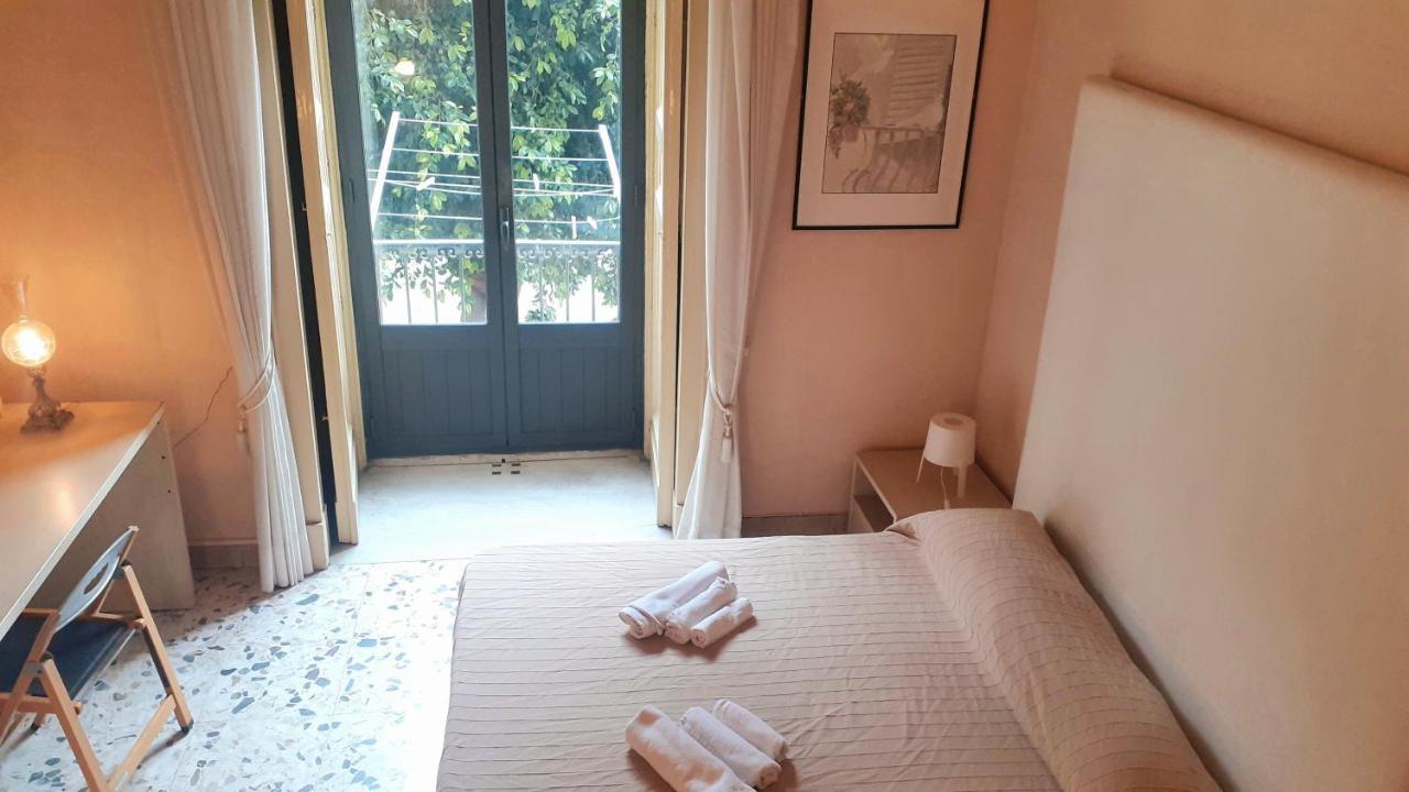 Bed And Books Isabella Bed & Breakfast Catania Ngoại thất bức ảnh