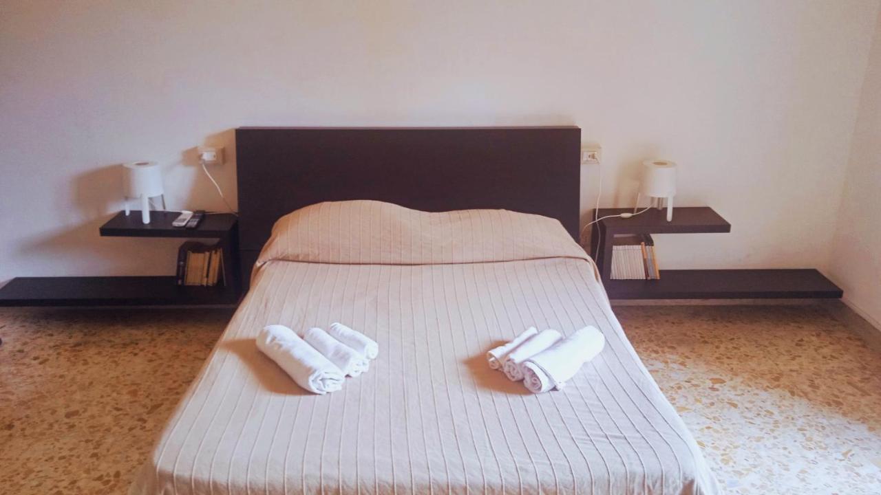 Bed And Books Isabella Bed & Breakfast Catania Ngoại thất bức ảnh