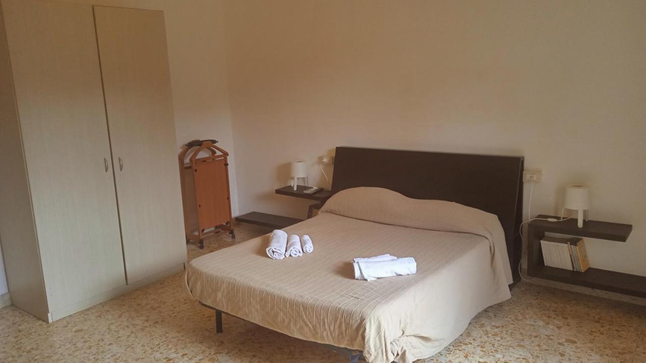 Bed And Books Isabella Bed & Breakfast Catania Ngoại thất bức ảnh