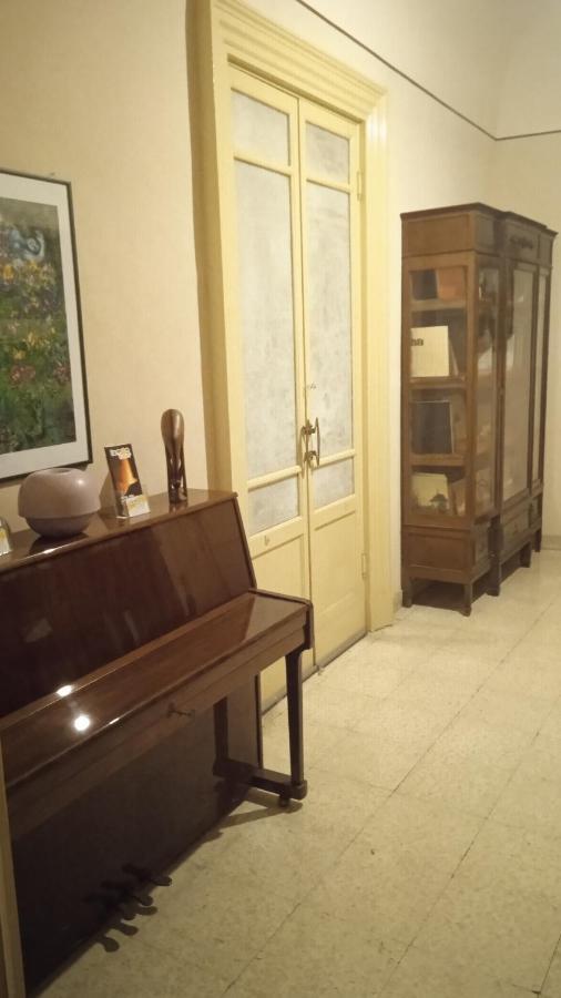 Bed And Books Isabella Bed & Breakfast Catania Ngoại thất bức ảnh