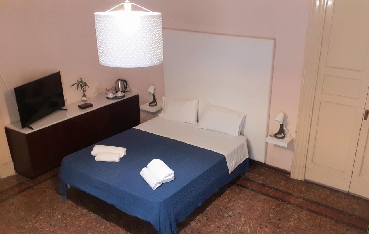 Bed And Books Isabella Bed & Breakfast Catania Ngoại thất bức ảnh